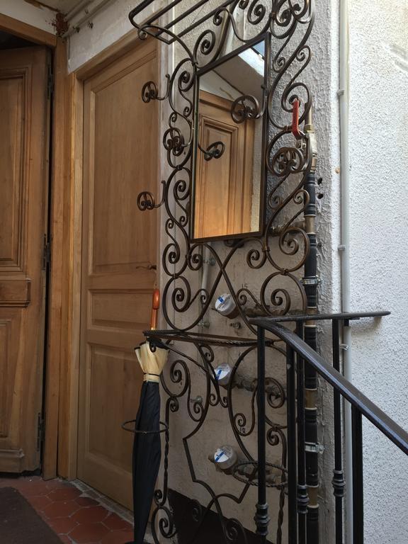 Light Filled Penthouse In Old Antibes. Heart Of The Riviera Apartment Exterior foto