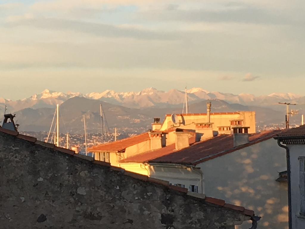 Light Filled Penthouse In Old Antibes. Heart Of The Riviera Apartment Exterior foto
