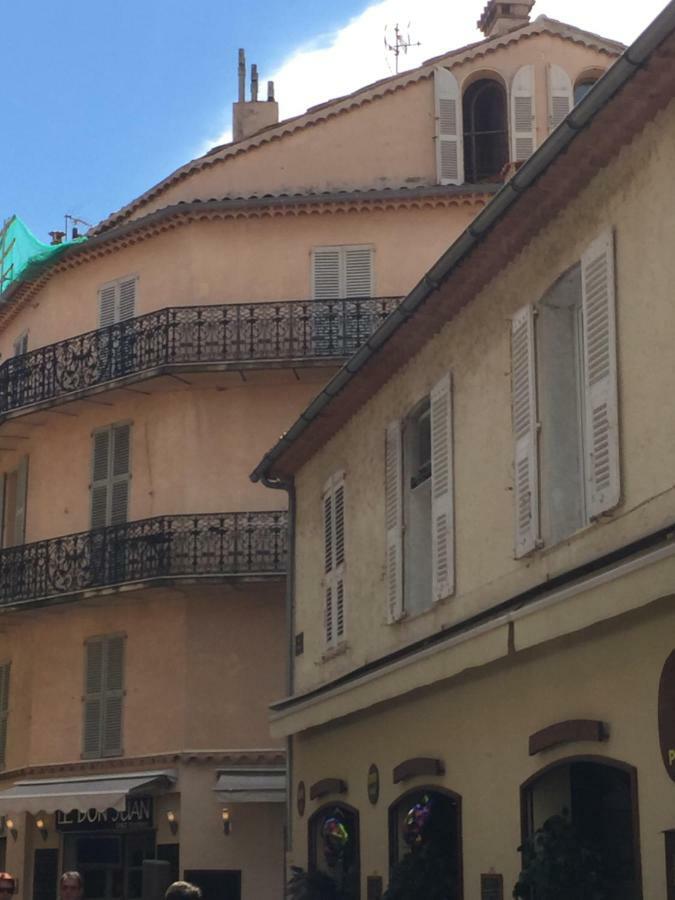Light Filled Penthouse In Old Antibes. Heart Of The Riviera Apartment Exterior foto